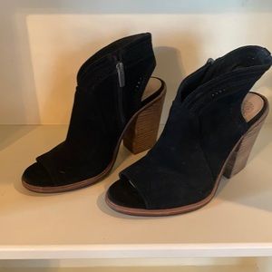 Women’s Vince Camuto Black Suede Open toe Bootie Size 8.5